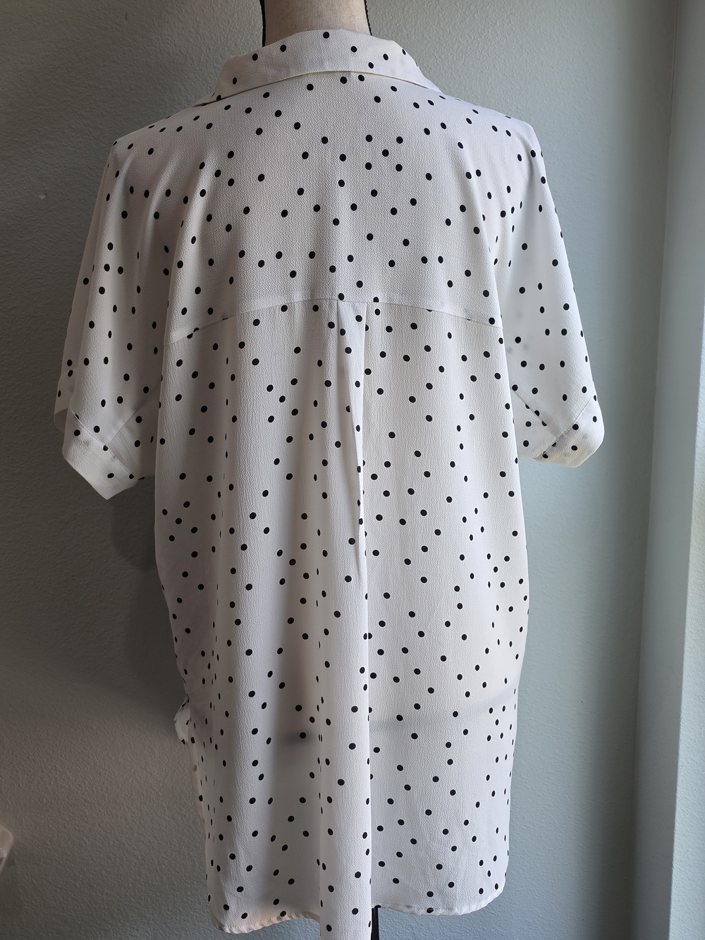 Vince Camuto White Polka Dot Blouse - Picture 4 of 5